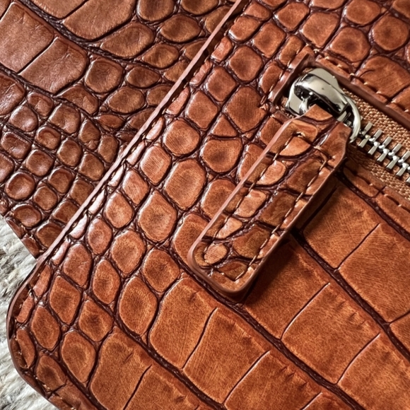 "Snakeskin" fanny pack - Picture 3 of 4